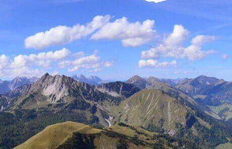 Wandern Im Naturpark Karwendel - Das Karwendelhaus 1765 M